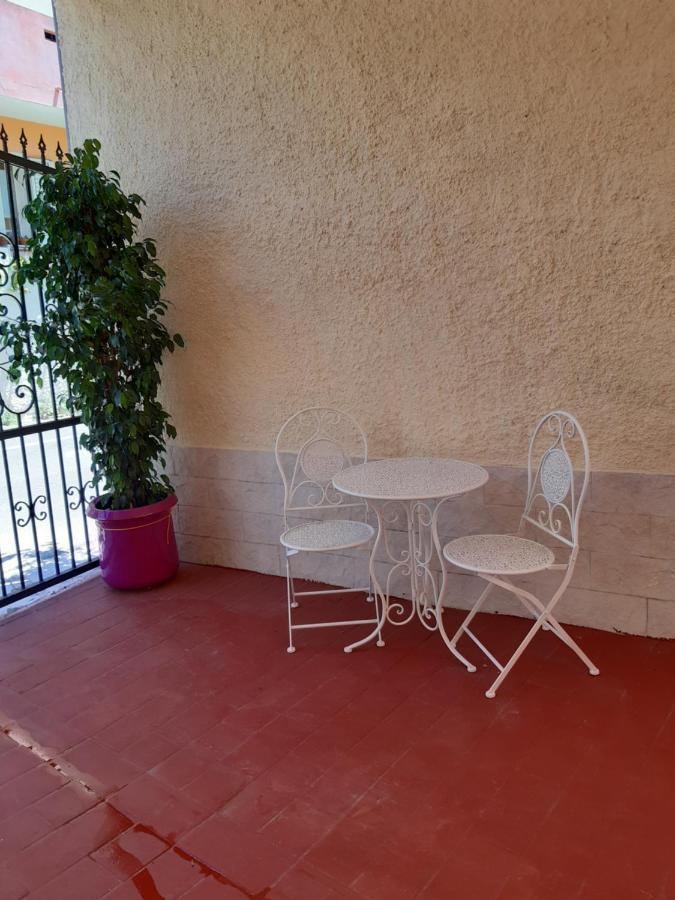 Affittacamere Le Rondini Domus De Maria Exterior foto
