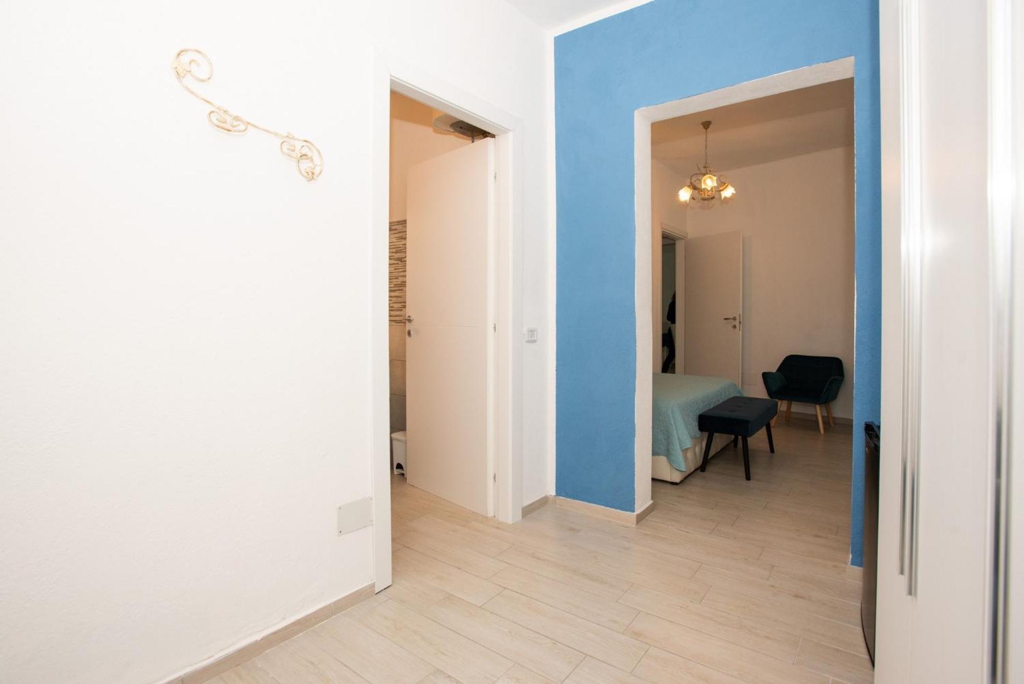 Affittacamere Le Rondini Domus De Maria Exterior foto