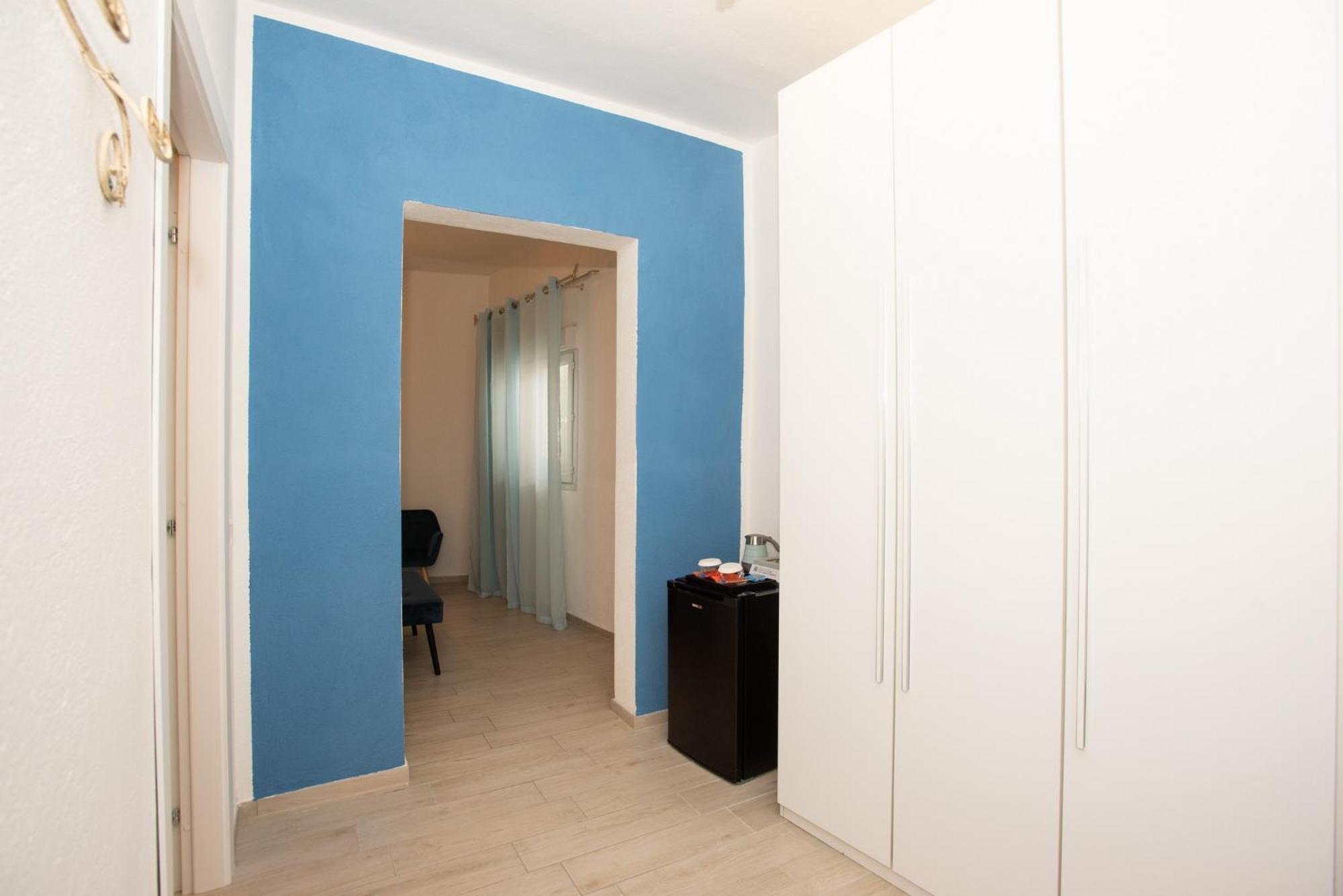Affittacamere Le Rondini Domus De Maria Exterior foto